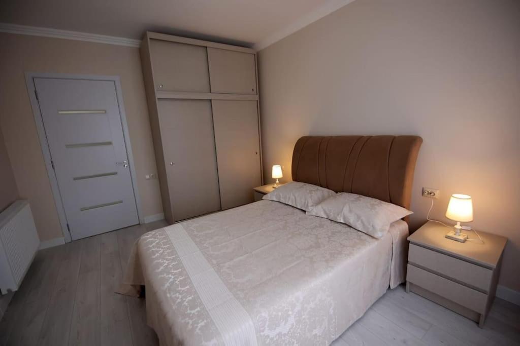 Persona Rooms Zugdidi Exterior foto